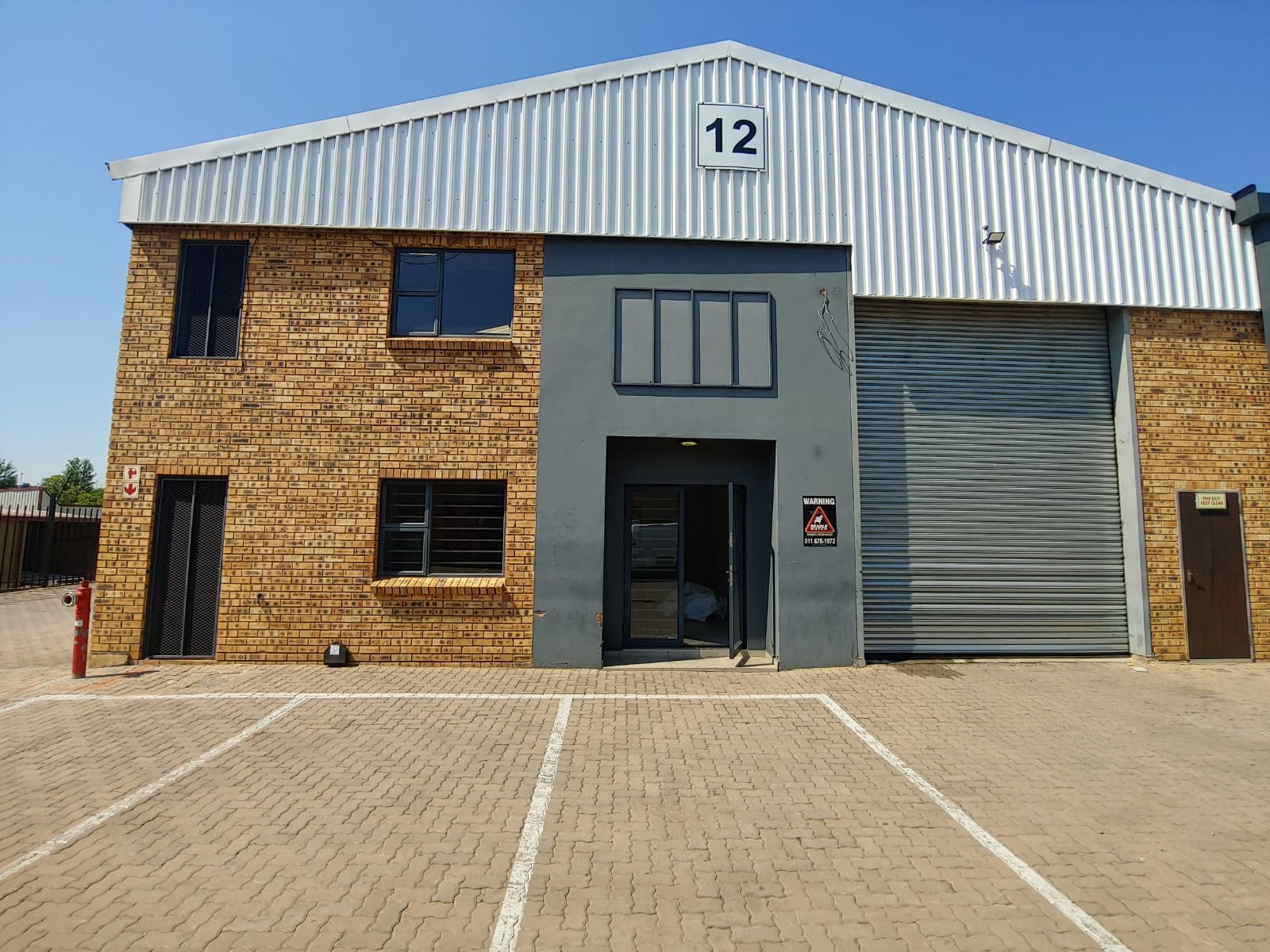 Warehouse for rent in Strijdompark, Randburg, 12, Acacia Industrial Park, 22 Arbeid street, Strijdompark, Randburg, Gauteng, 347 m²
