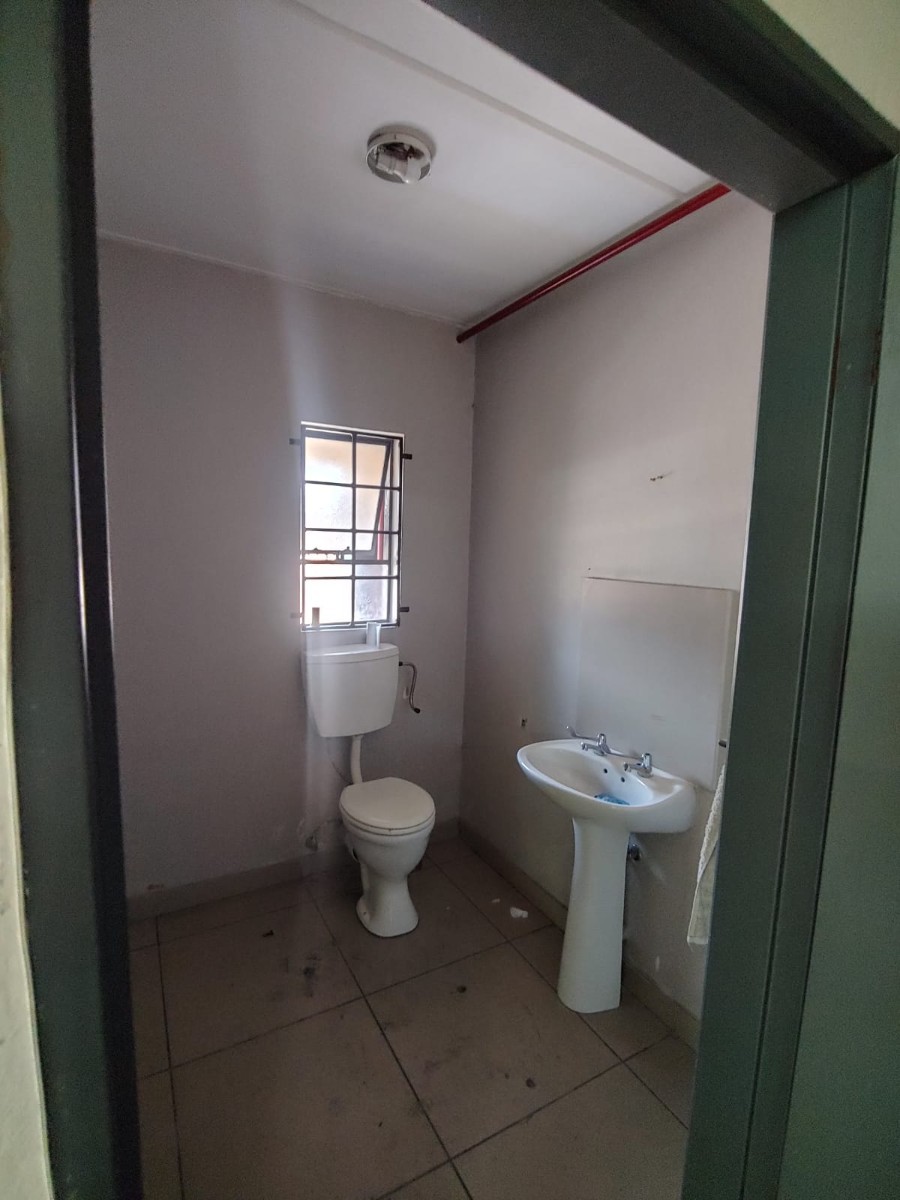 Warehouse for rent in Strijdompark, Randburg, 20, Acacia Industrial Park, 22 Arbeid street, Strijdompark, Randburg, Gauteng, 461 m²
