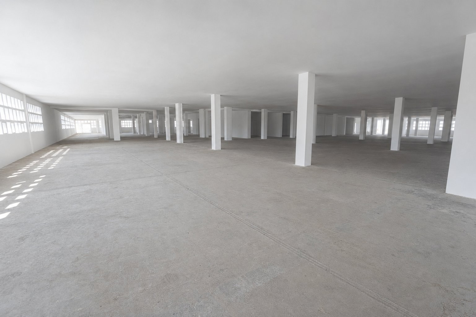 Commercial Property for rent in Dunvegan, Edenvale, 4400 m²