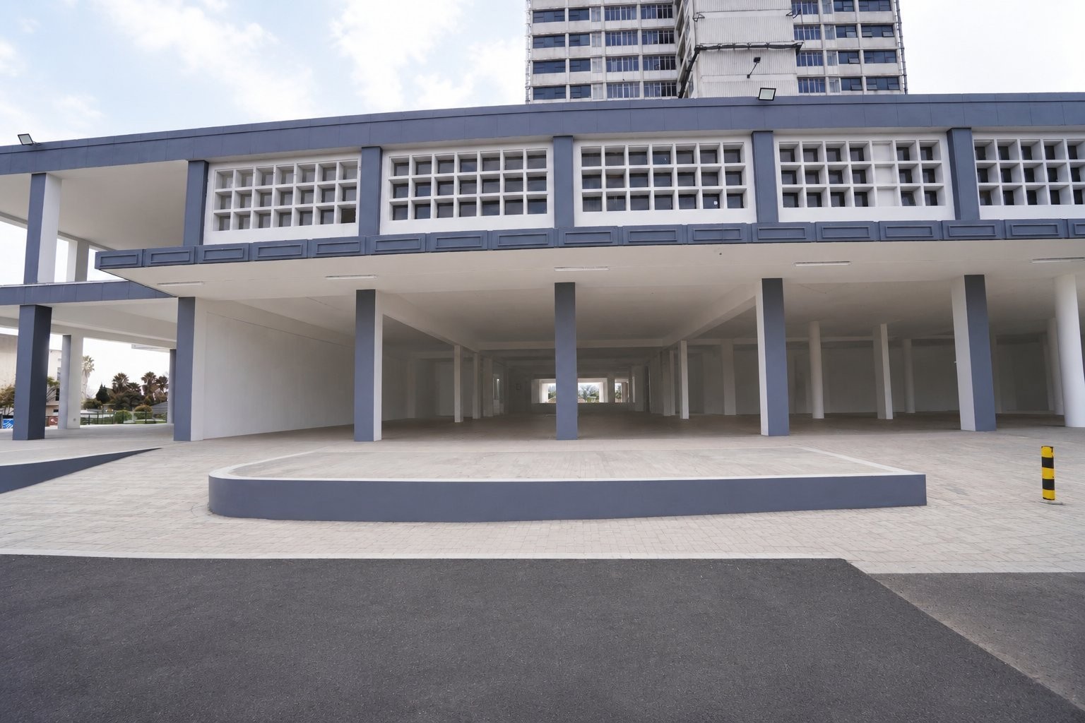 Commercial Property for rent in Dunvegan, Edenvale, 4400 m²
