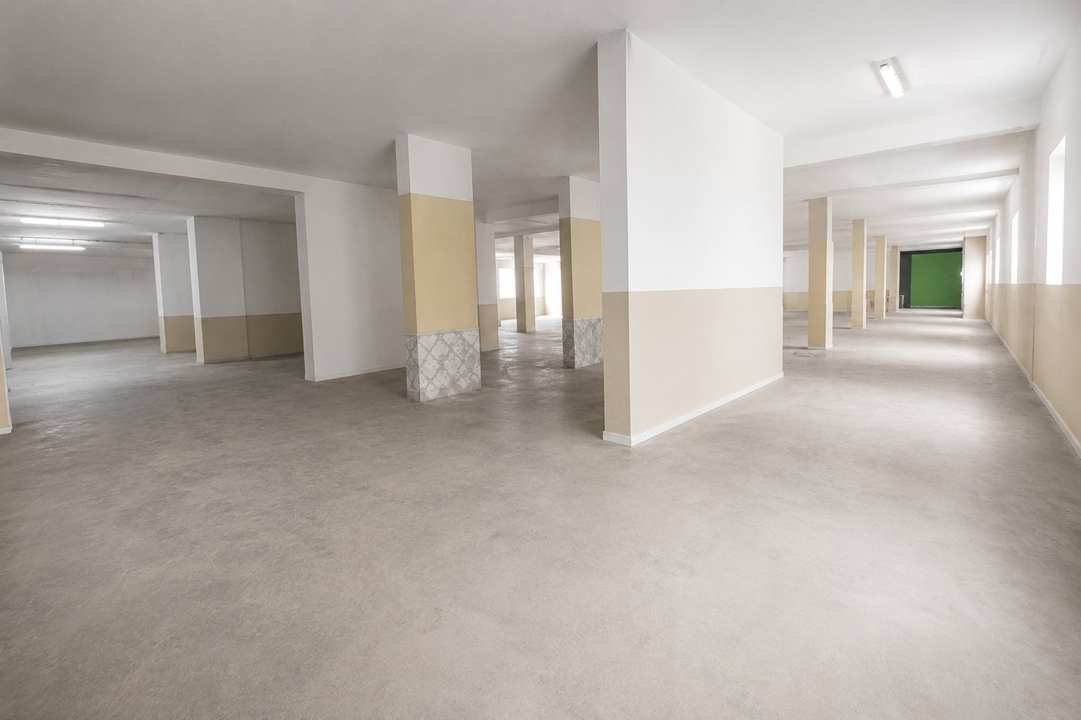 Commercial Property for rent in Dunvegan, Edenvale, 2442 m²