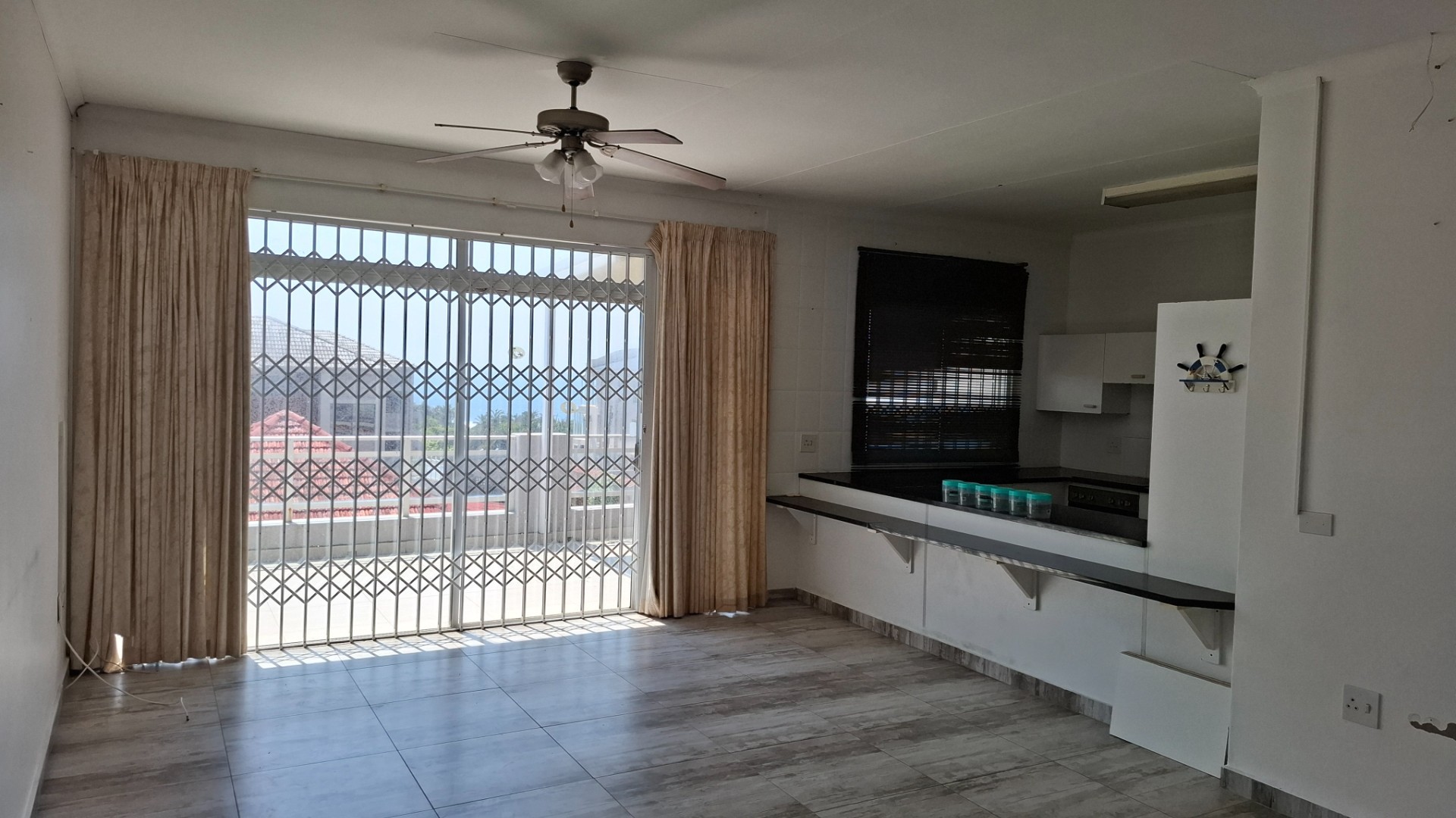 Apartment for sale in St Michaels On Sea, Margate, KwaZulu Natal, 131 m²