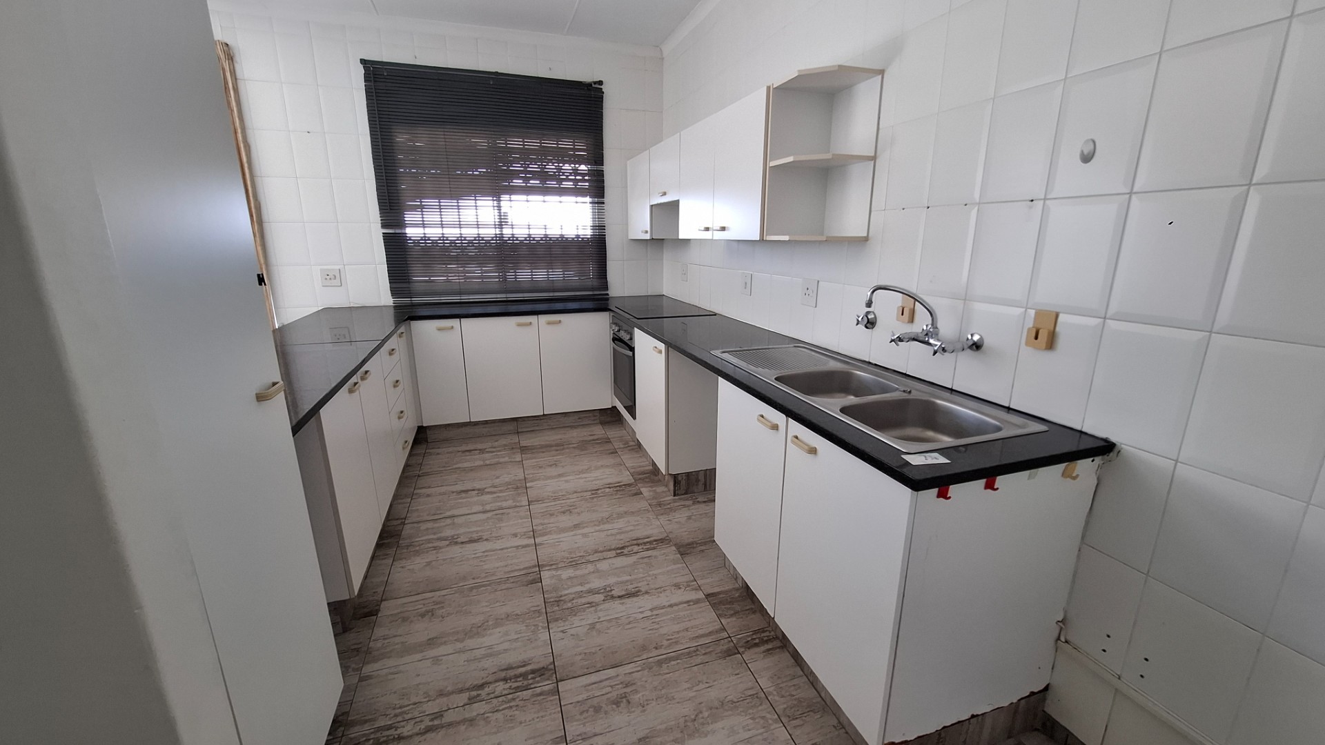 Apartment for sale in St Michaels On Sea, Margate, KwaZulu Natal, 131 m²