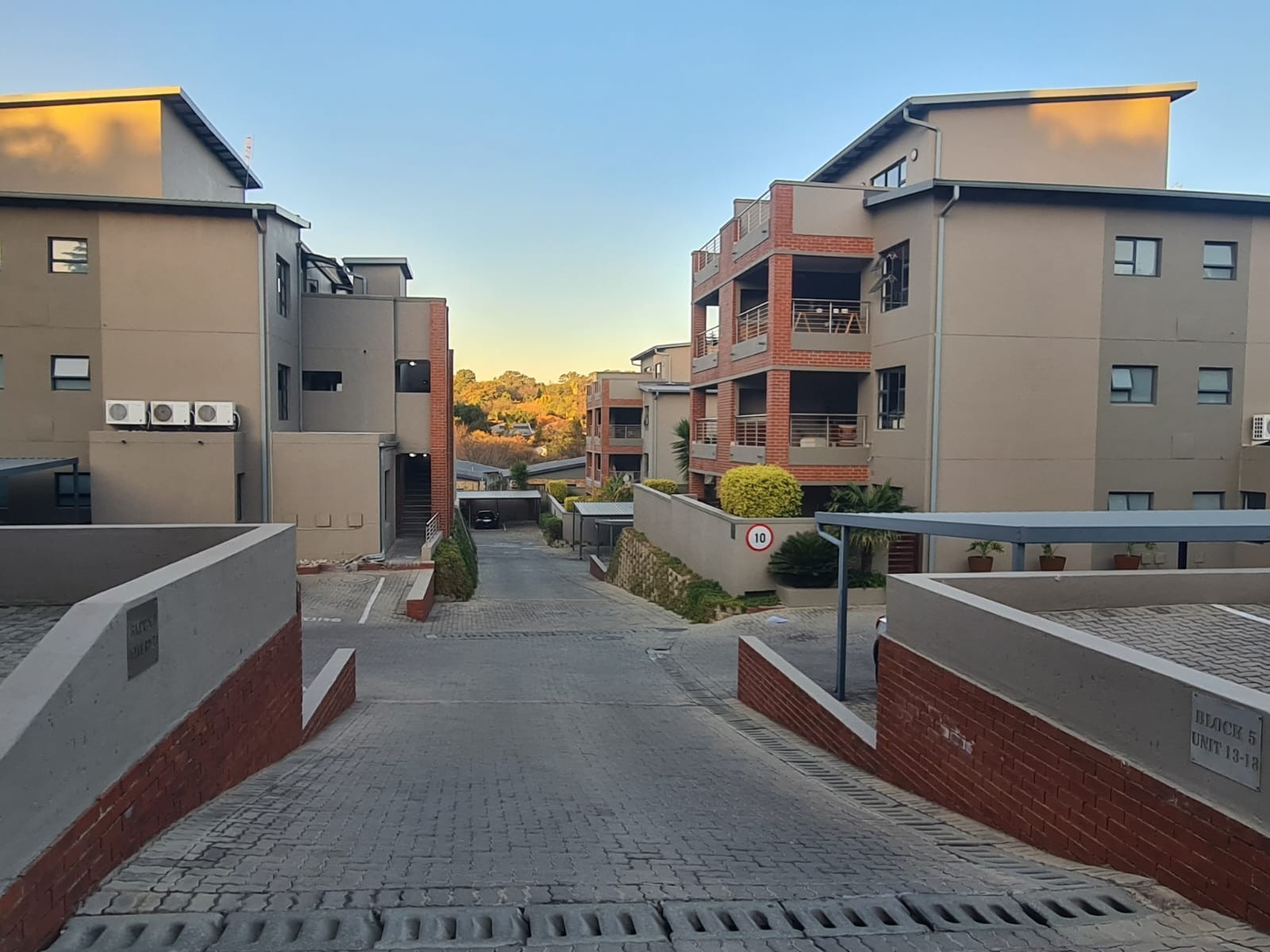 Townhouse for rent in Edenburg, Sandton