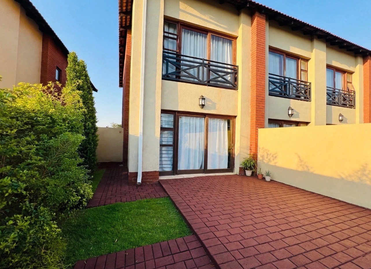 Townhouse For Sale in Pretoriuspark, Pretoria