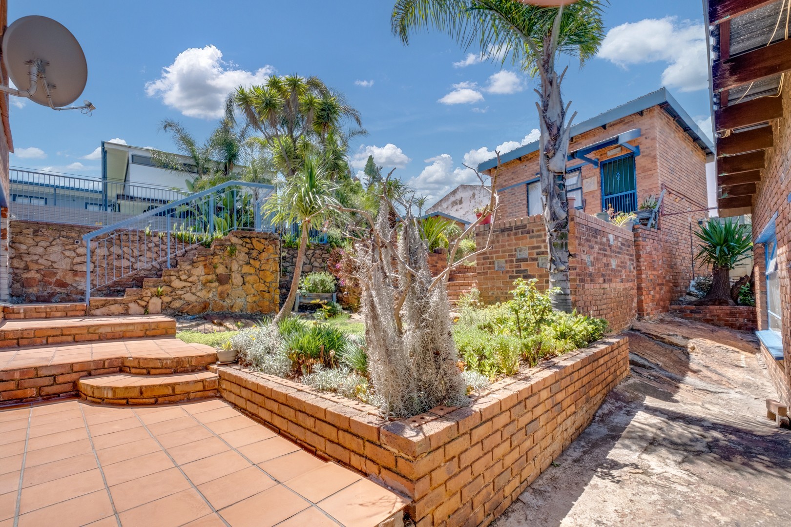 House for sale in Bergbron, Roodepoort, 993 m²