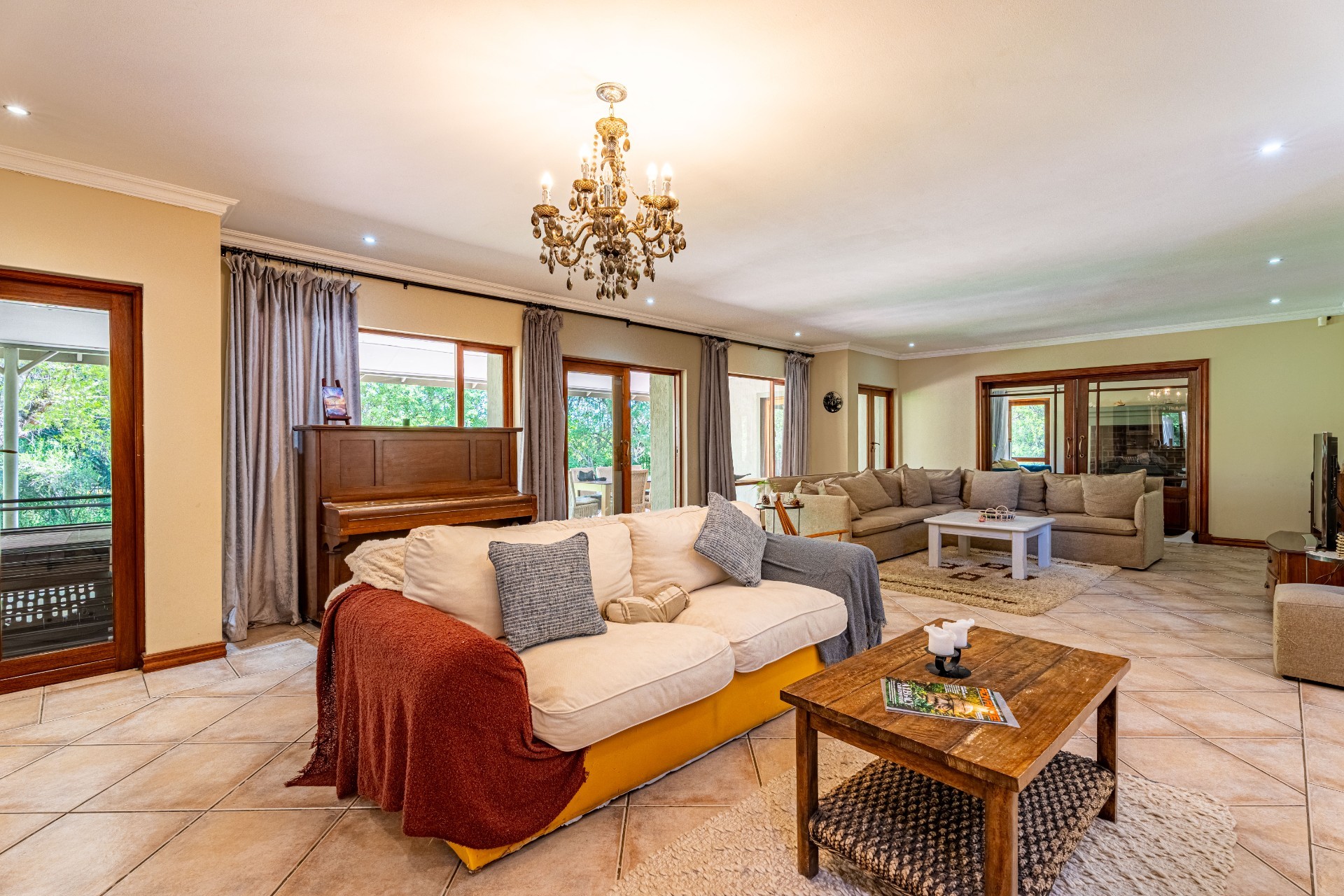 House for sale in Kyalami AH, Midrand, 3346 m²