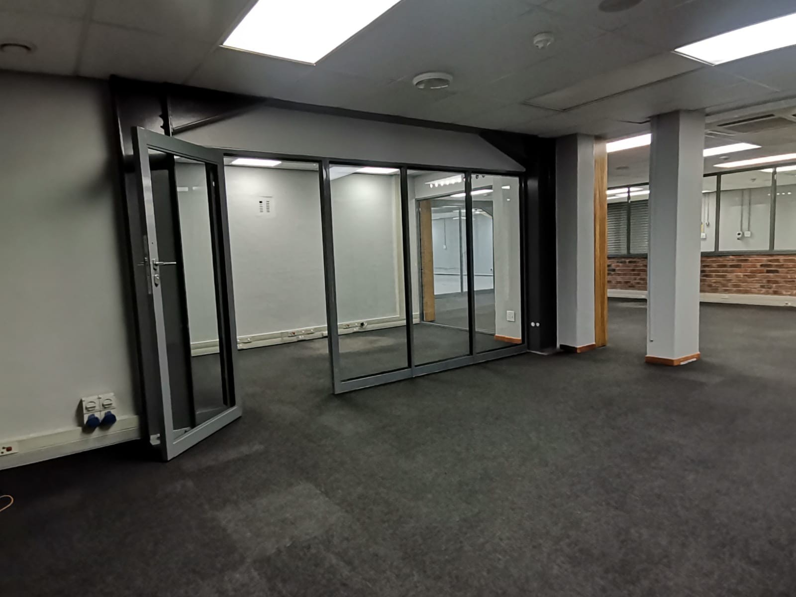 Office for rent in Bella Vista, Paarl, 413 m²