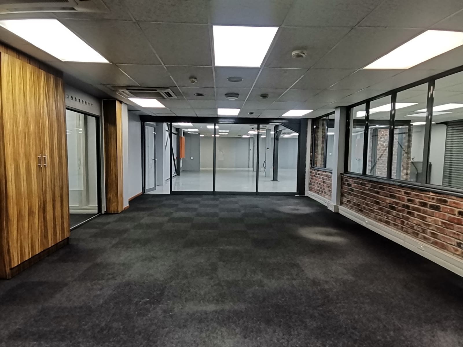 Office for rent in Bella Vista, Paarl, 413 m²