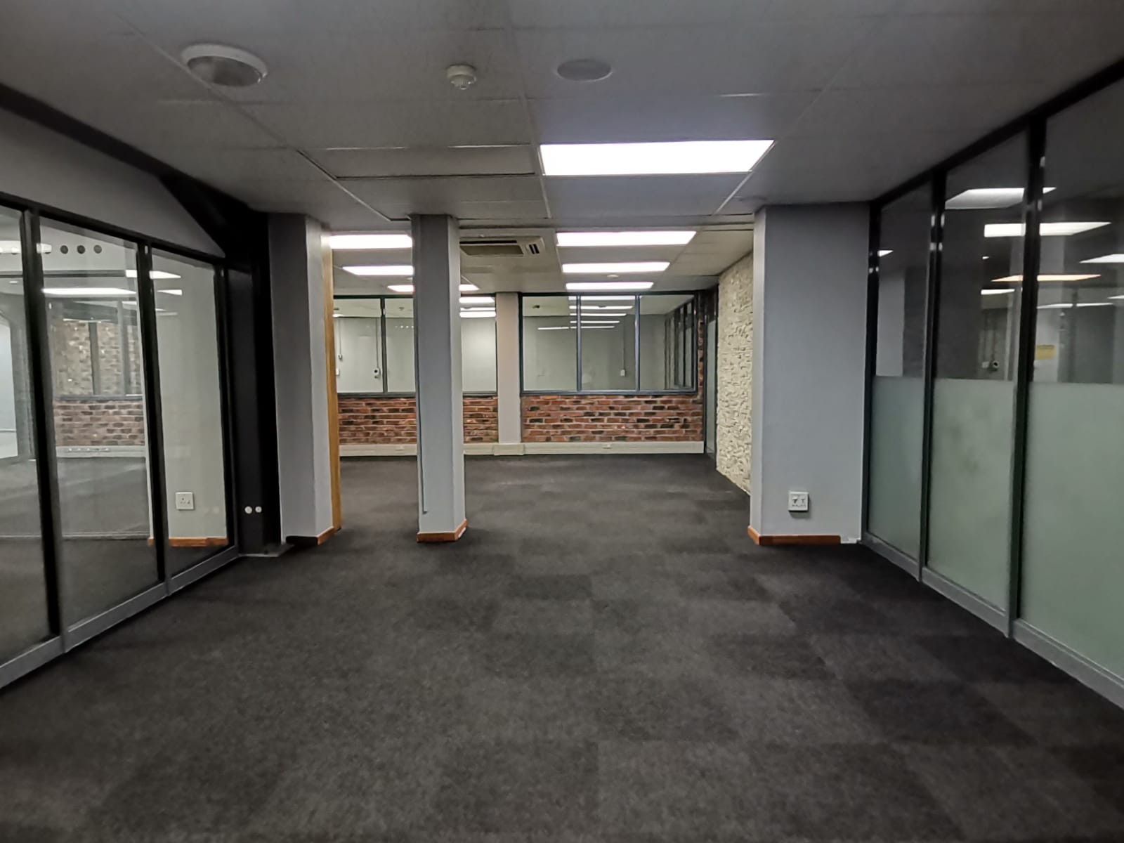 Office for rent in Bella Vista, Paarl, 413 m²