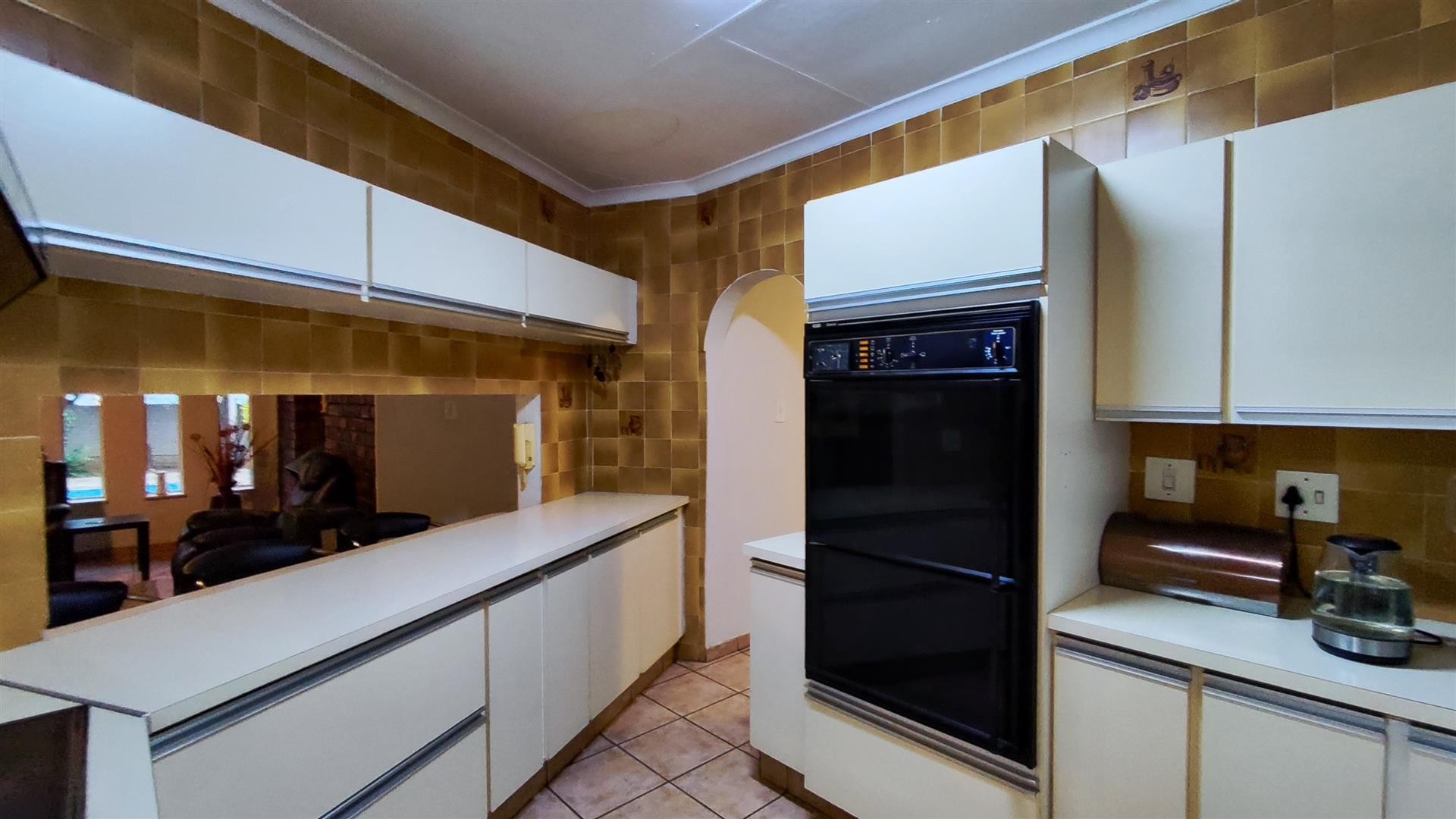 House for sale in Edleen, Kempton Park, 368 m²