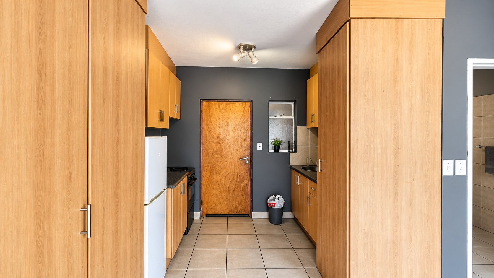 Studio Apartment for sale in Melville, Johannesburg, 26 m²