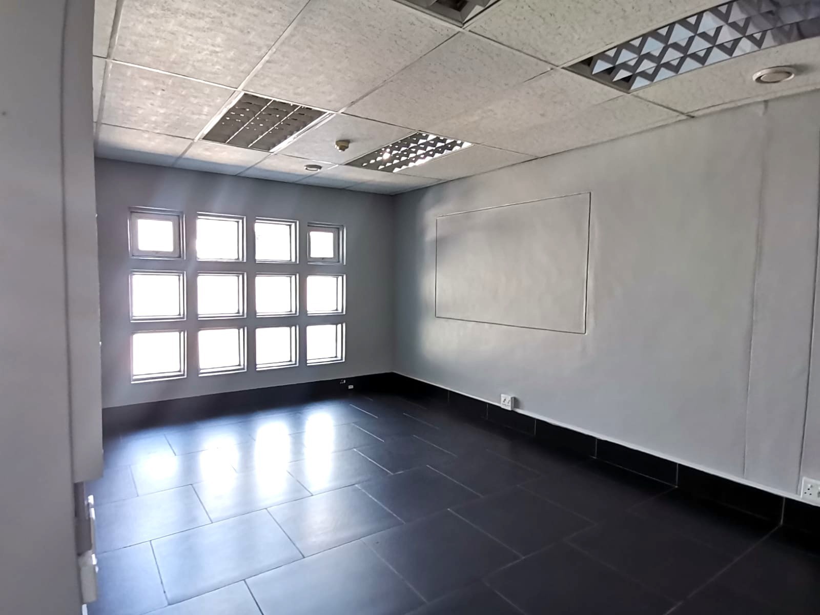 Office for rent in Bella Vista, Paarl, 115 m²