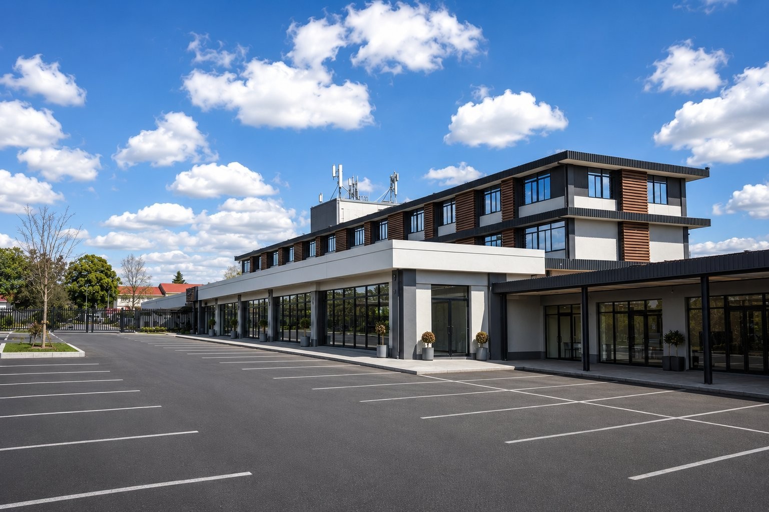 Commercial Property for rent in Wendywood, Sandton, 853 m²