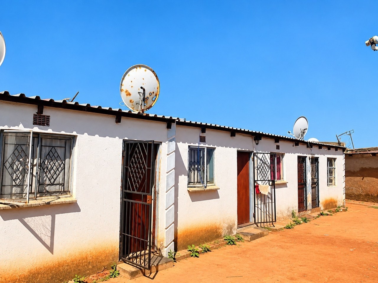 House for sale in Phomolong, Midrand, 160 m²