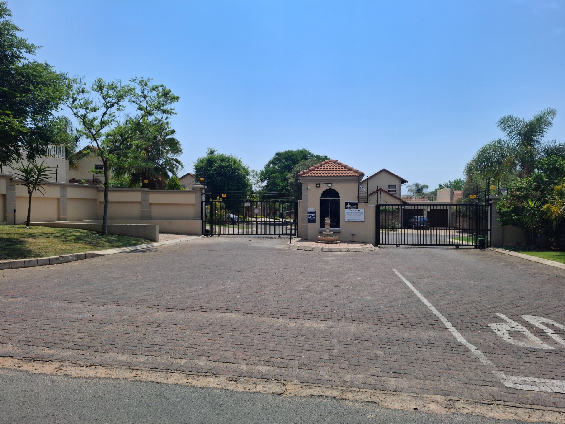 Cluster for sale in Kengies, Sandton, 210 m²