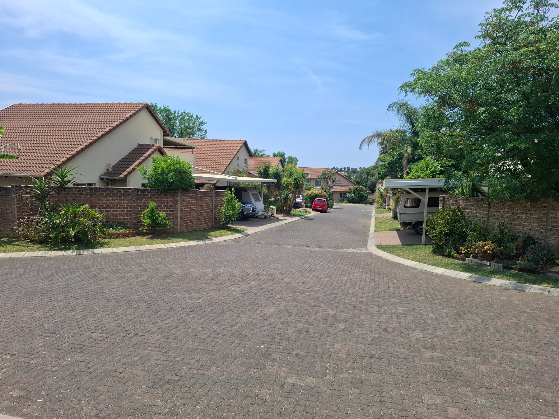 Cluster for sale in Kengies, Sandton, 210 m²