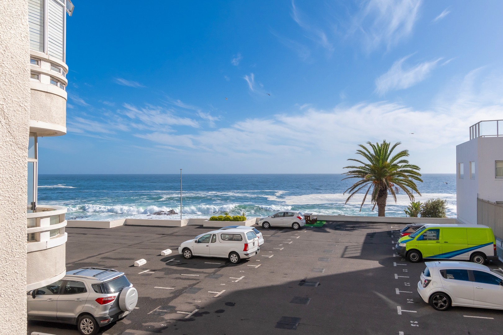 Apartment for sale in Sea Point, Cape Town, 90 m²