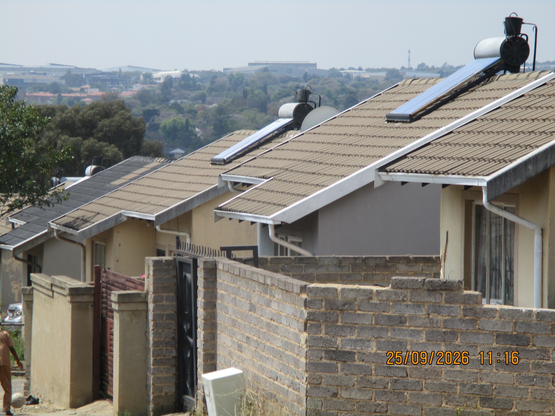 Room for rent in Lombardy West, Johannesburg, 9 m²