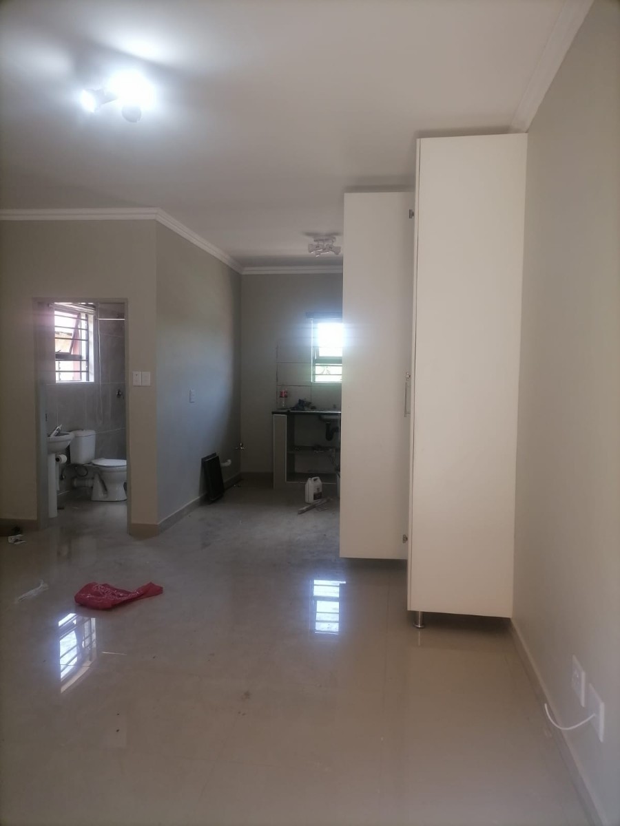 Apartment for rent in Meredale, Johannesburg