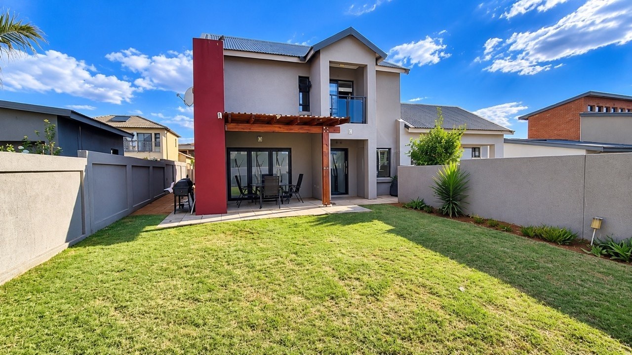 House for sale in Zambezi Manor Lifestyle Estate, Pretoria, 537 m²
