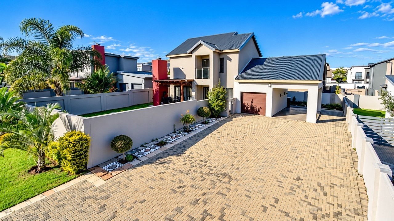 House for sale in Zambezi Manor Lifestyle Estate, Pretoria, 537 m²