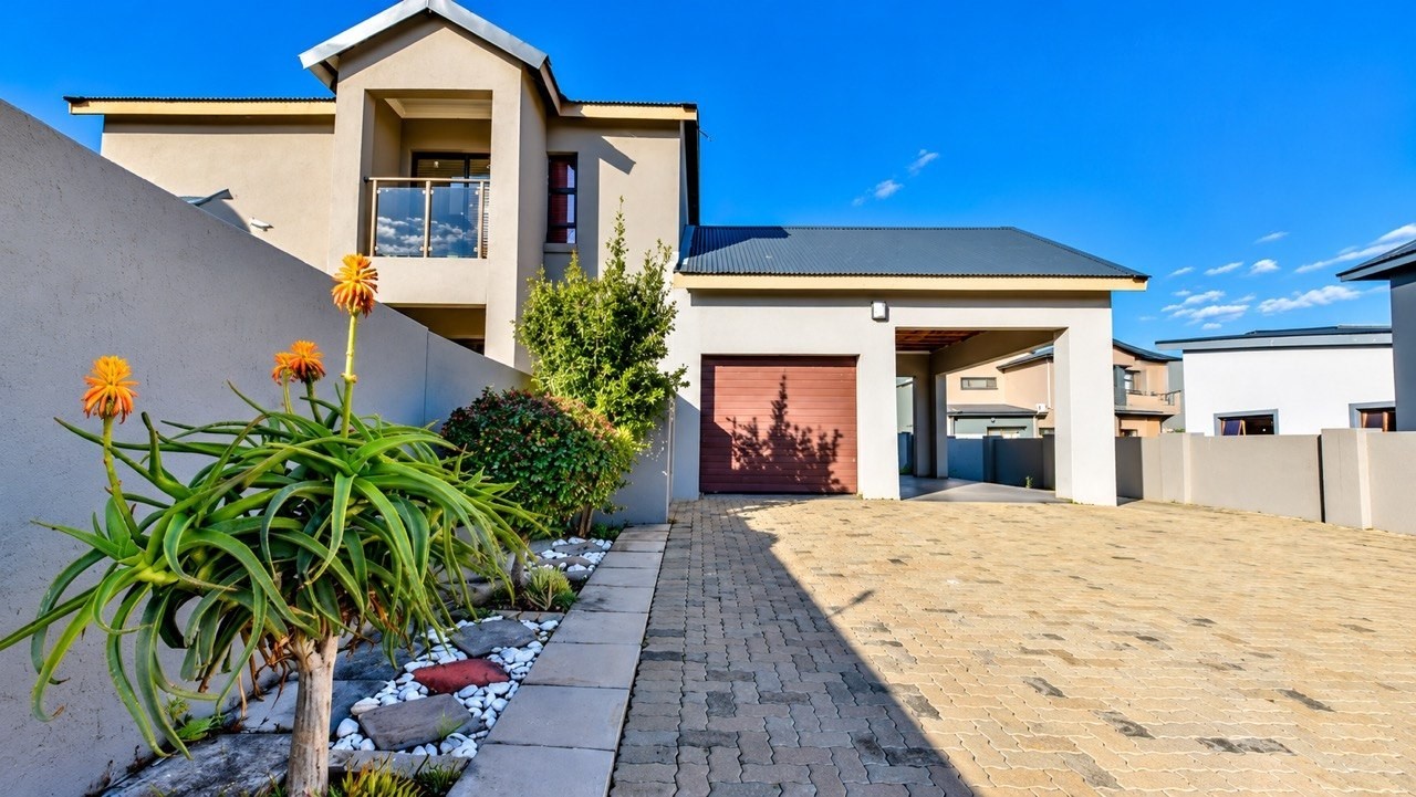 House for sale in Zambezi Manor Lifestyle Estate, Pretoria, 537 m²