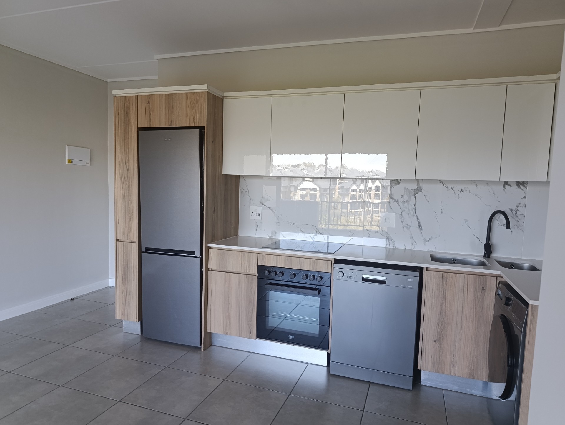 Apartment for rent in Waterfall, Midrand, 64 m²