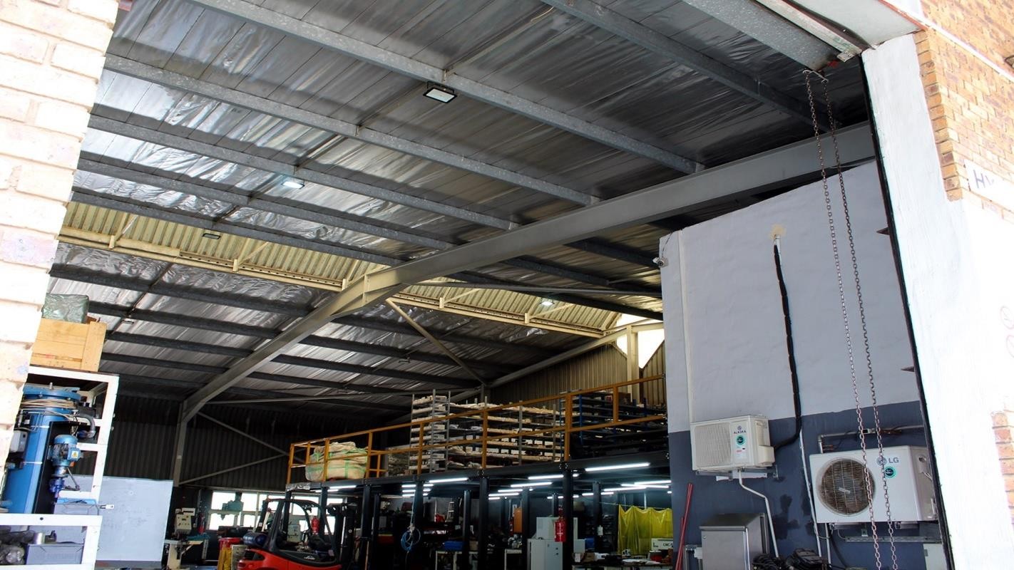 Industrial Property for rent in Westmead, Pinetown, KwaZulu Natal, 387 m²