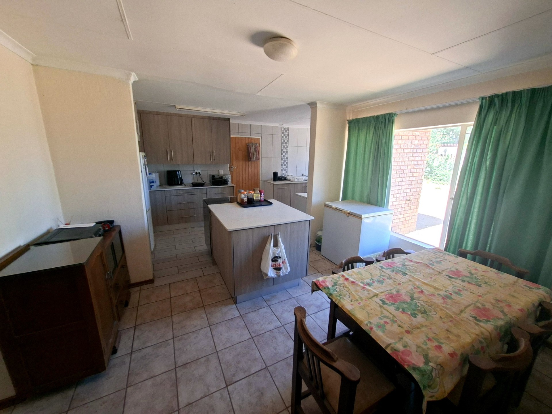 House for sale in Rooihuiskraal, Centurion, 176 m²