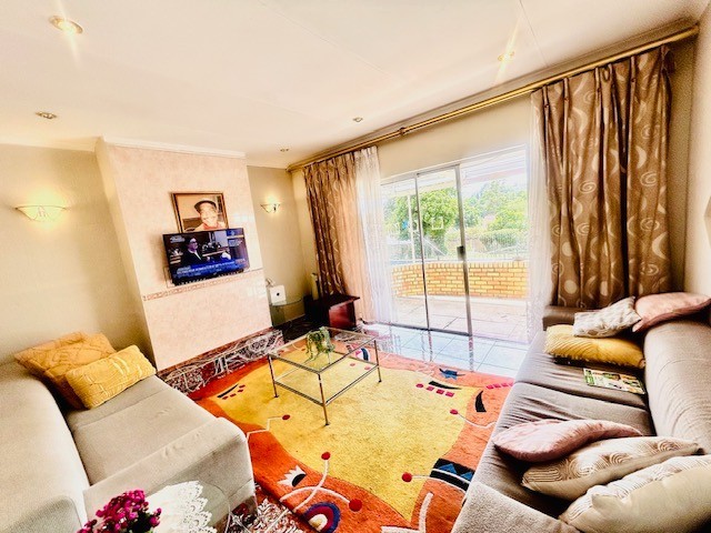 House for sale in Winchester Hills, Johannesburg, 1338 m²