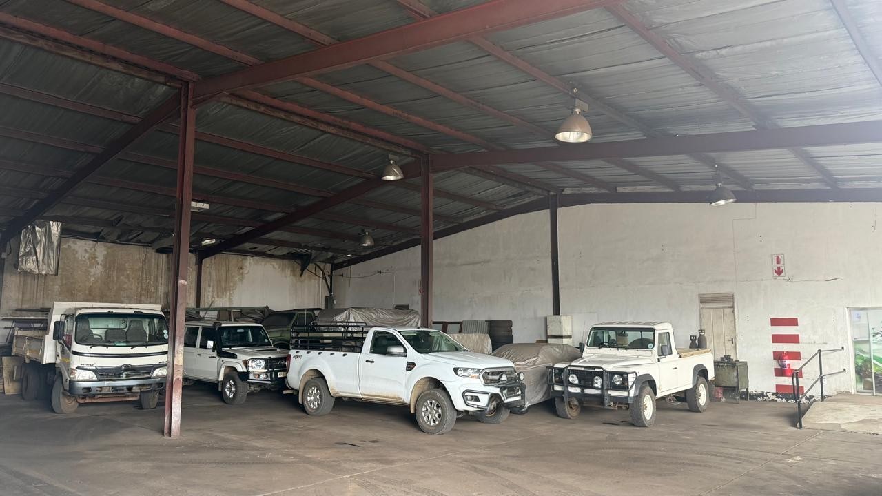 Industrial Property for rent in Vaalbank, Middelburg, 2340 m²