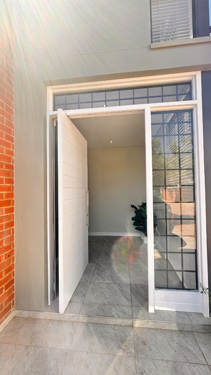 Townhouse for rent in Menlo Park, Pretoria, 260 m²