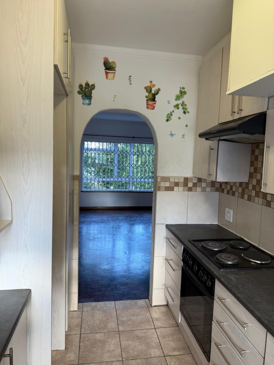 Apartment for rent in Claremont, Cape Town