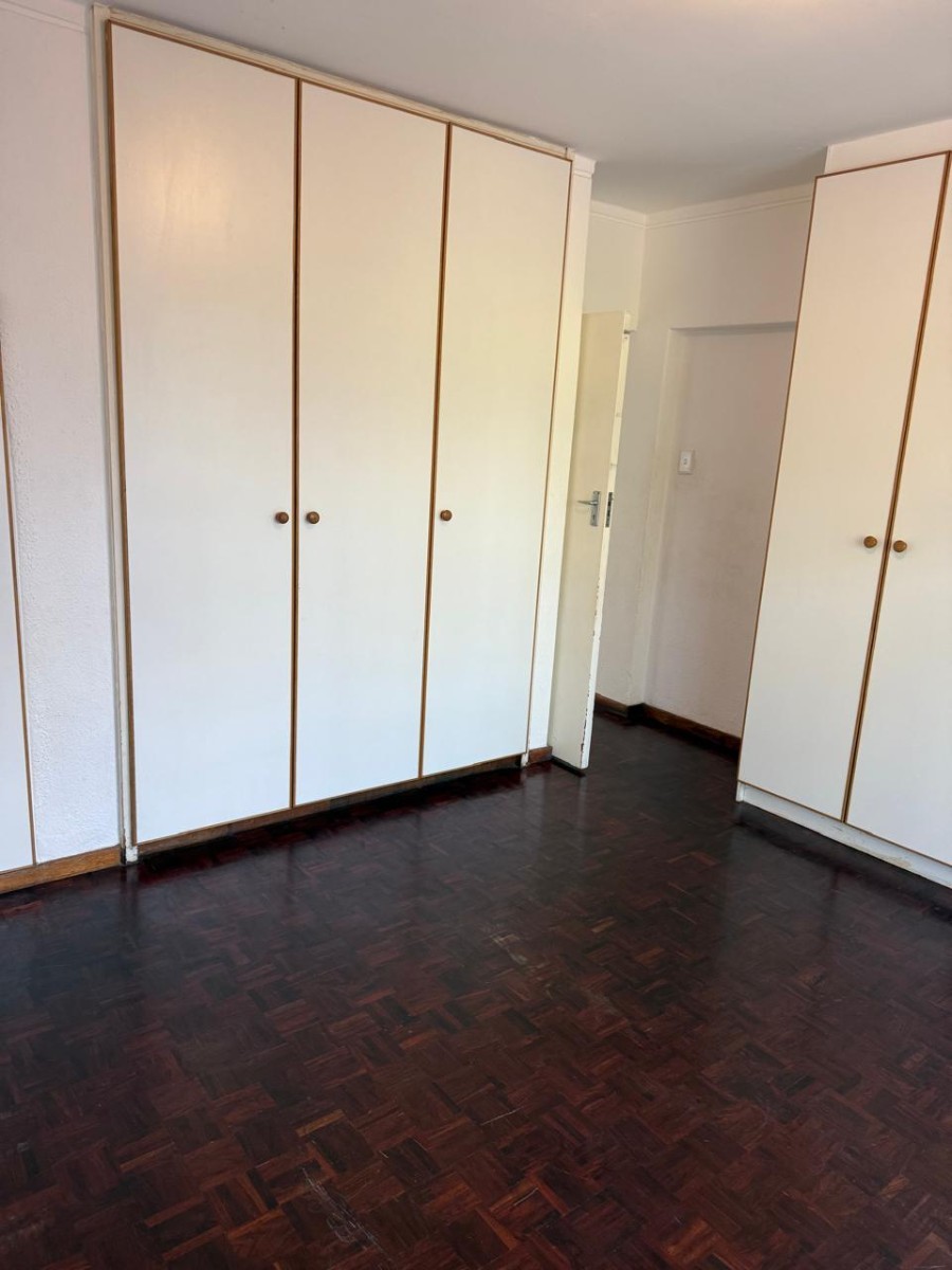 Apartment for rent in Claremont, Cape Town