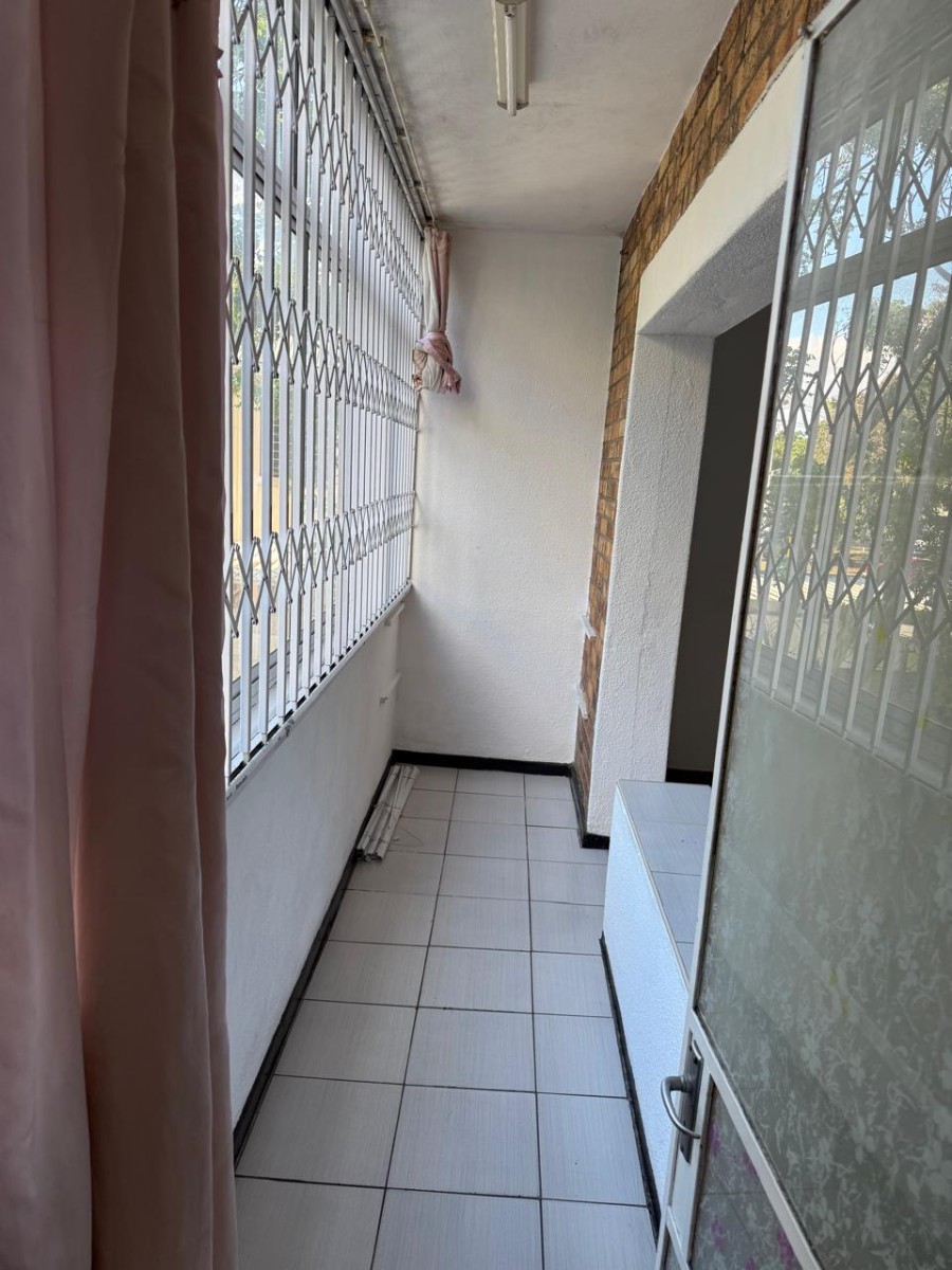 Apartment for rent in Claremont, Cape Town