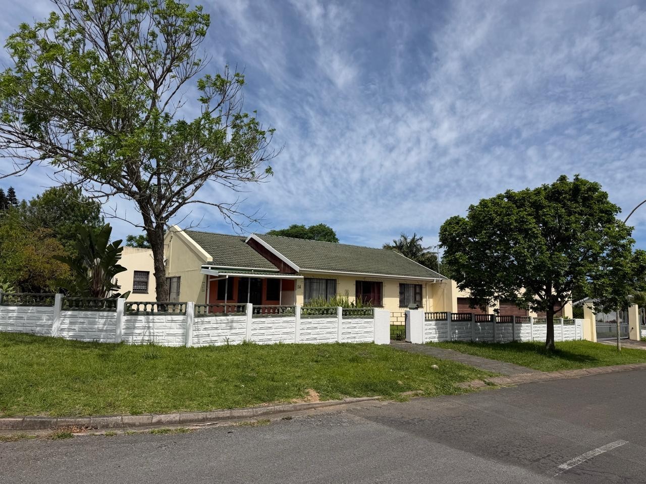 House for sale in Saxilby, Amalinda, East London, 1081 m²