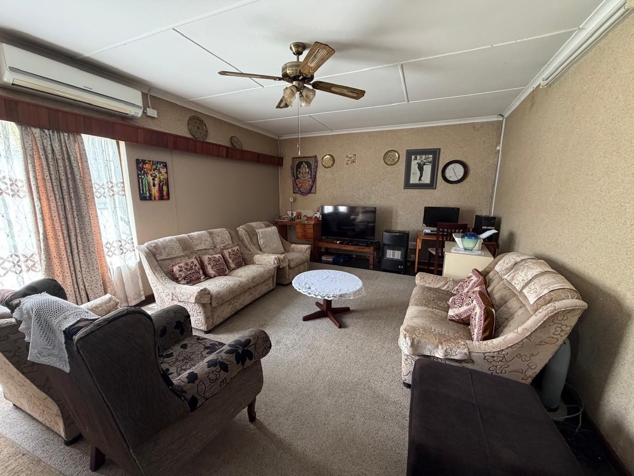 House for sale in Saxilby, Amalinda, East London, 1081 m²