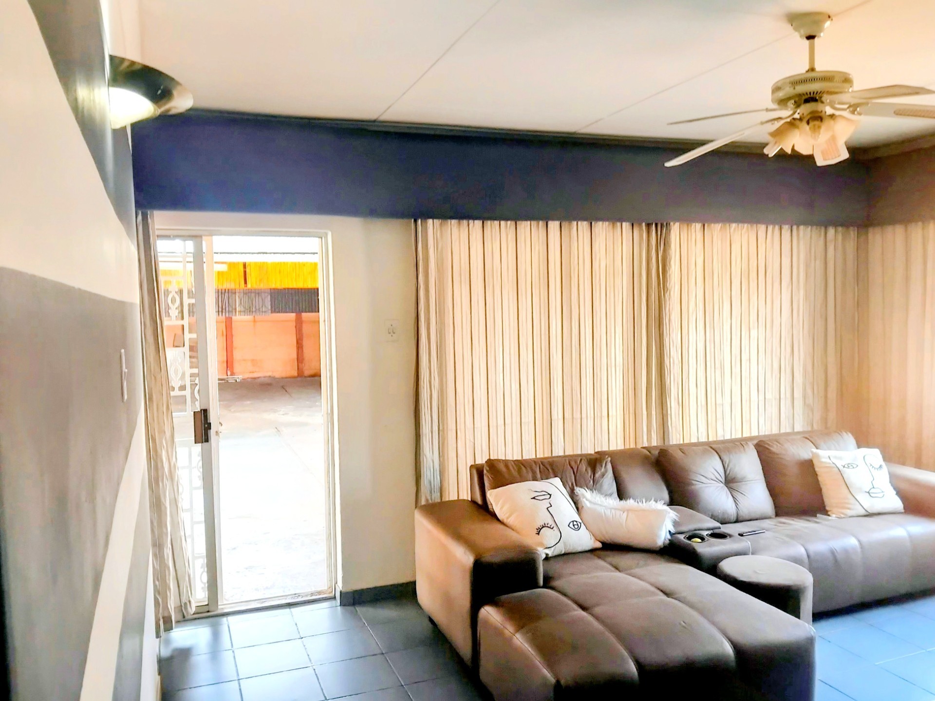 House for sale in Pretoriusrus, Carletonville, 1983 m²