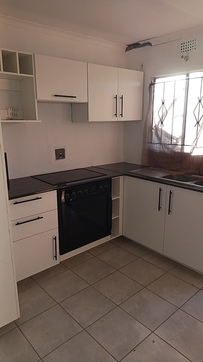 House for sale in Tasbet Park Ext 1, Witbank, 380 m²