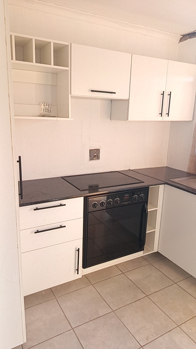 House for sale in Tasbet Park Ext 1, Witbank, 380 m²