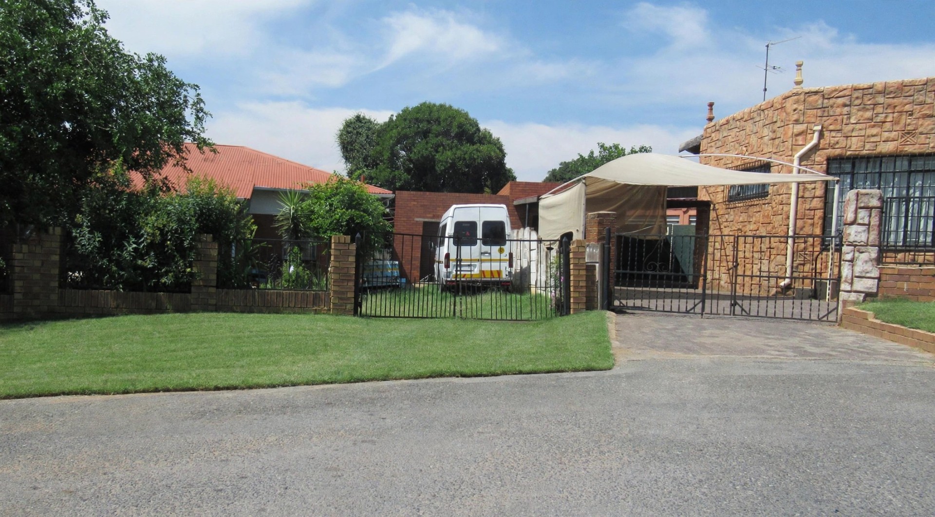 House for sale in South Hills, Johannesburg, 763 m²