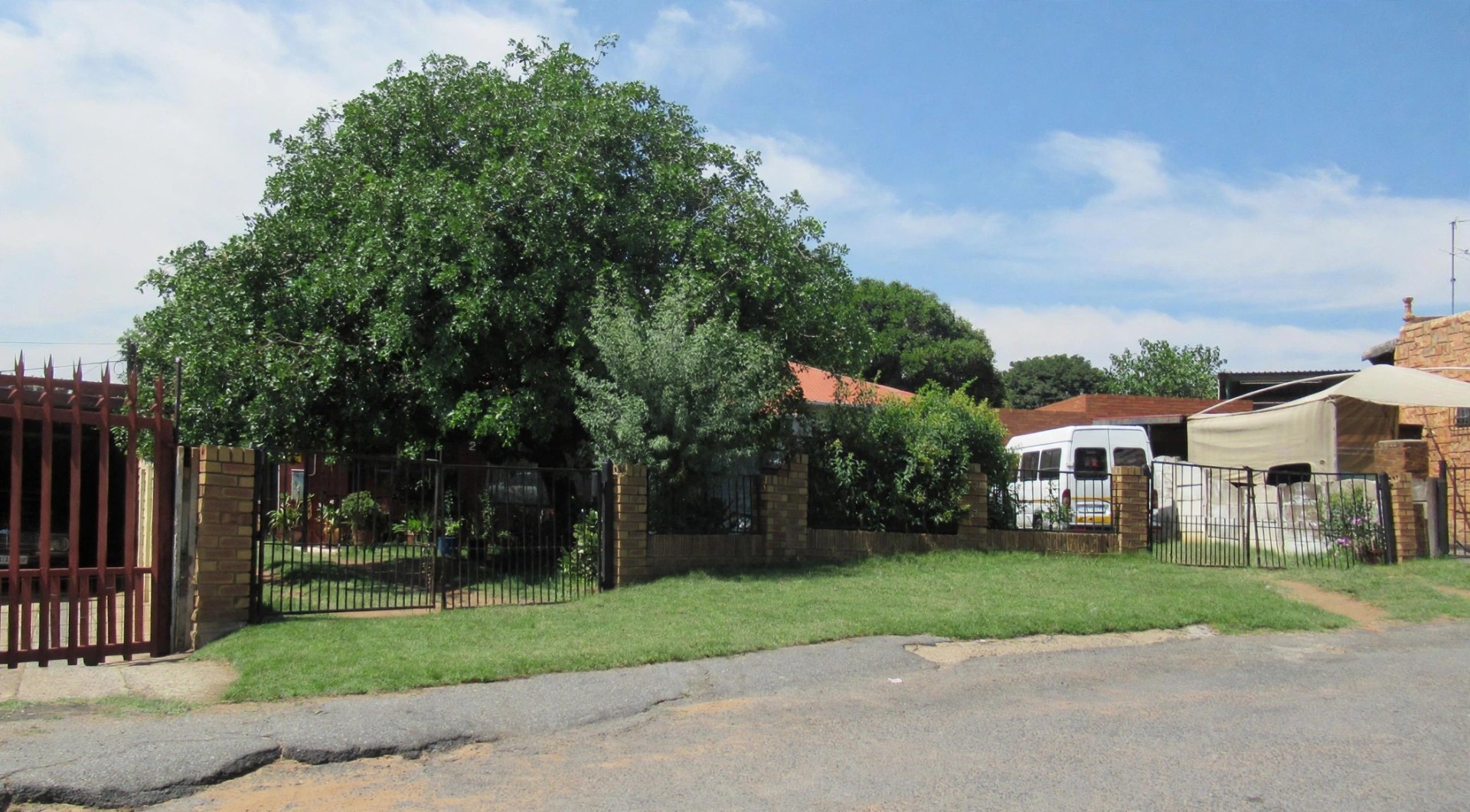 House for sale in South Hills, Johannesburg, 763 m²