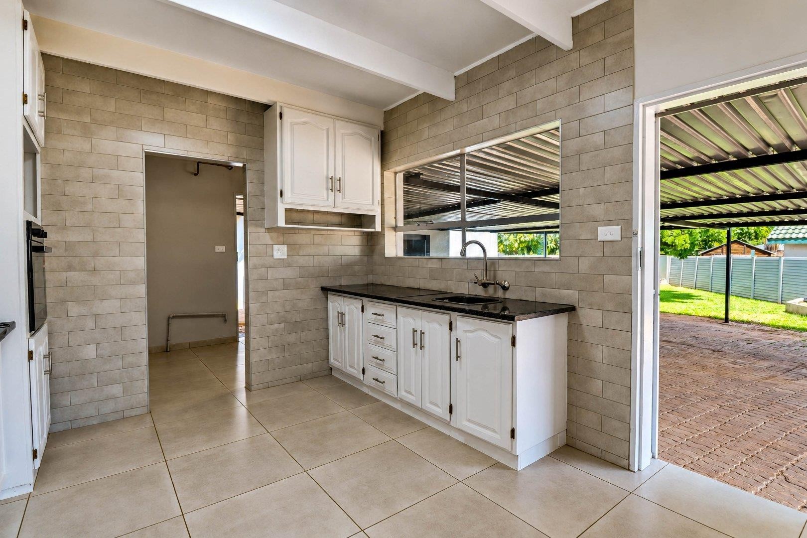 House for sale in Wierda Park, Centurion, 410 m²