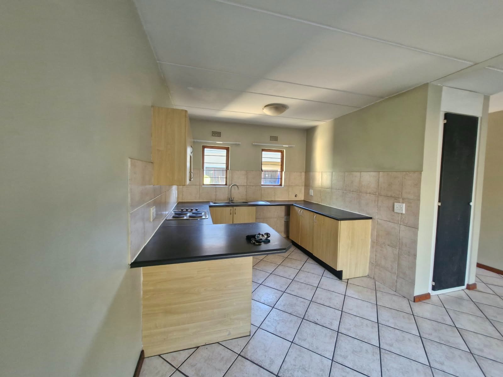 Duplex for rent in Witkoppen, Sandton, 90 m²