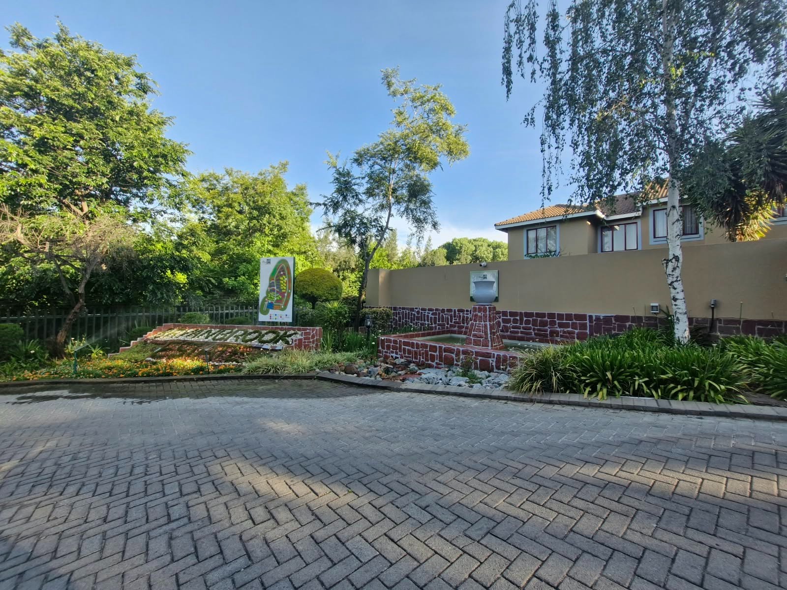Duplex for rent in Witkoppen, Sandton, 90 m²