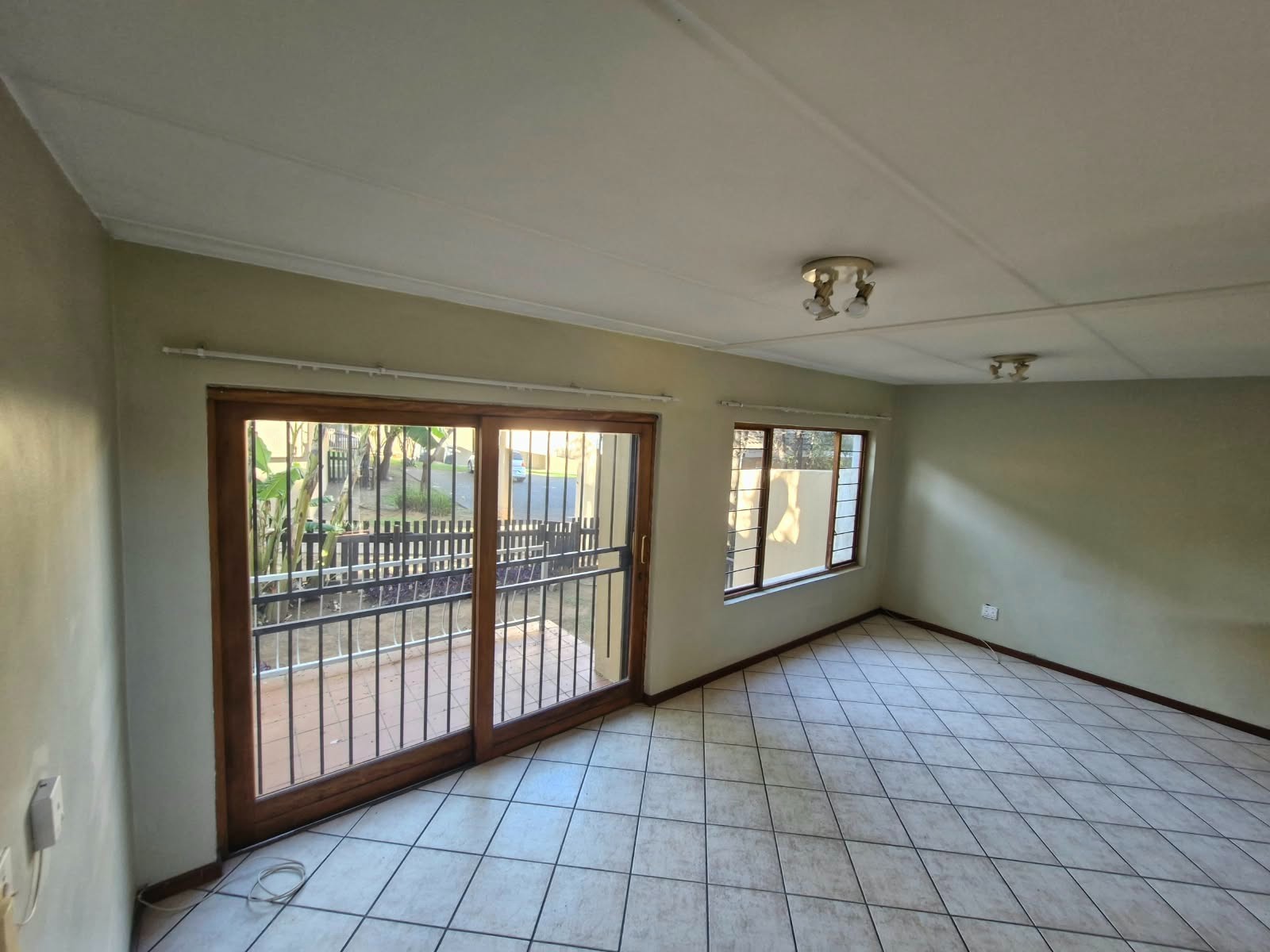 Duplex for rent in Witkoppen, Sandton, 90 m²
