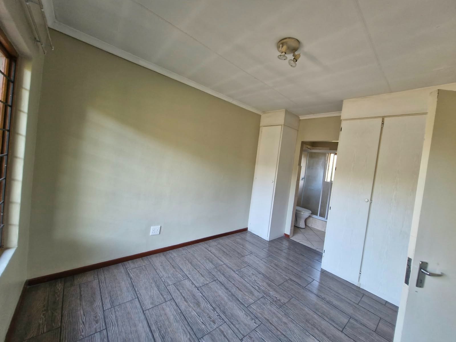 Duplex for rent in Witkoppen, Sandton, 90 m²
