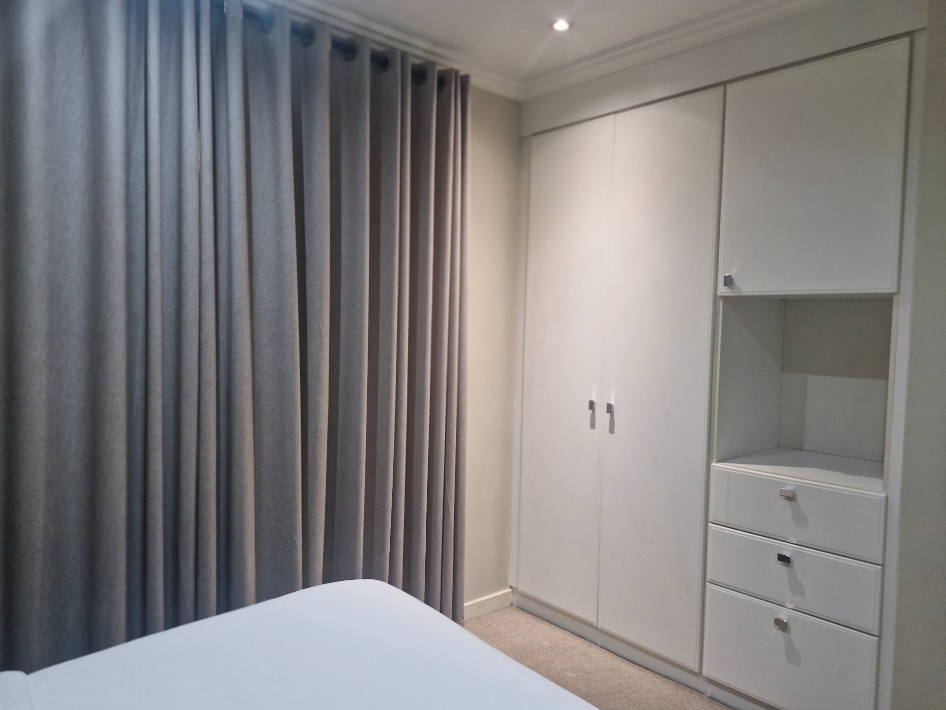 Apartment for rent in Bedfordview, Kingsley Complex, 14 smith road, Bedfordview, Gauteng, 81 m²