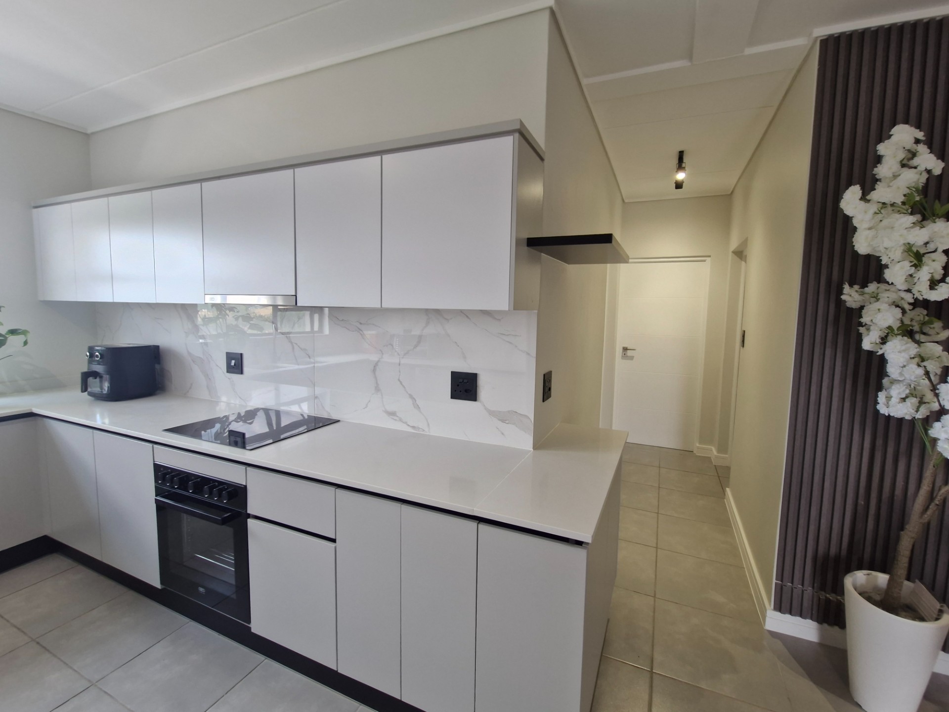 Apartment for rent in Waterfall, Midrand, Munyaka Complex, 11 Munyaka BLVD, Waterfall, Midrand, Gauteng, 118 m²